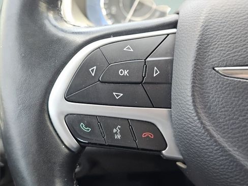 Used 2015 Chrysler 200 Limited w/ Convenience Group FWD image 13