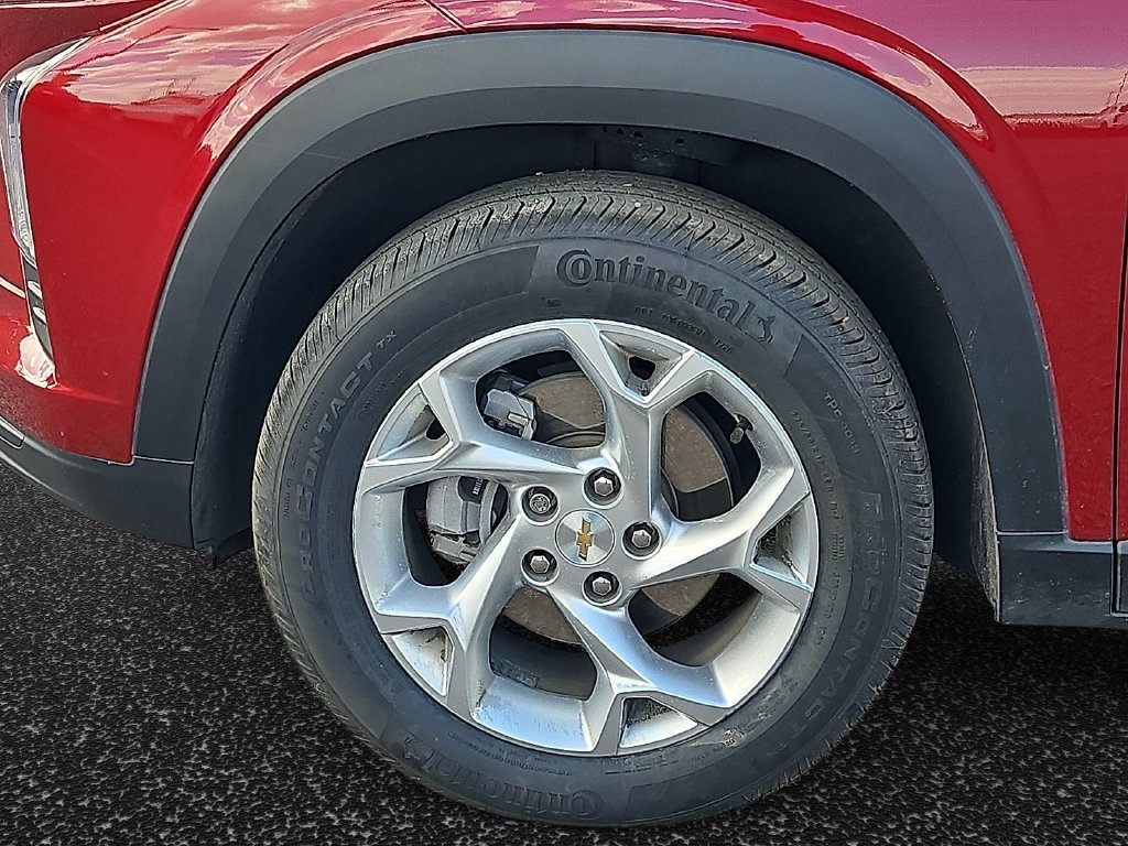 Used 2024 Chevrolet Trax LS w/ LS Convenience Package FWD image 8