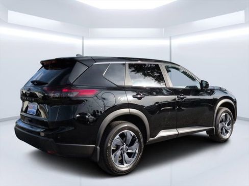 Used 2025 Nissan Rogue SV FWD image 3