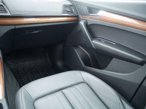 Certified 2023 Audi Q5 2.0T Premium w/ Convenience Package image 41