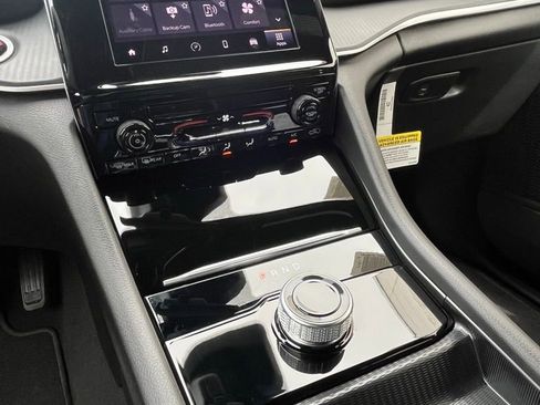 New 2025 Jeep Grand Cherokee Laredo w/ Trailer Tow Package image 15