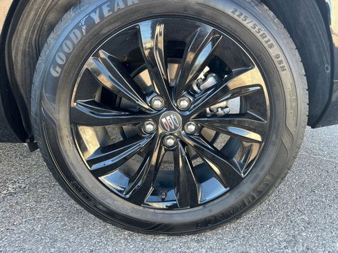 Used 2025 Buick Envista Sport Touring image 28