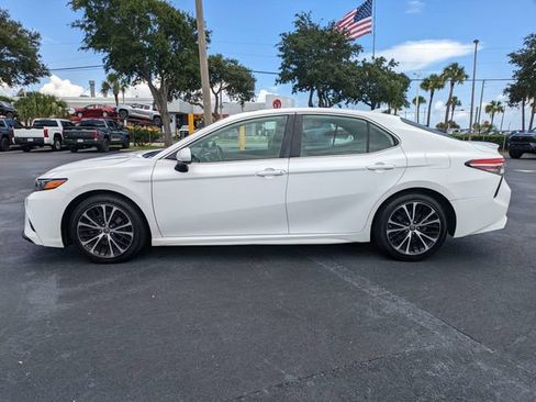 Used 2019 Toyota Camry SE FWD image 7