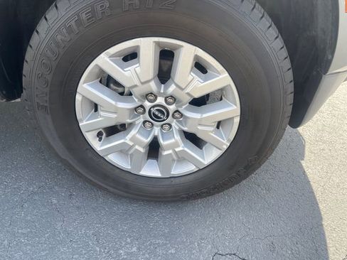 Used 2022 Nissan Frontier SV image 9