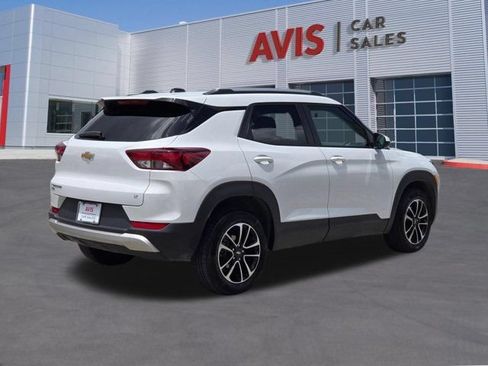 Used 2025 Chevrolet TrailBlazer LT AWD/4WD image 6