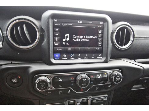 Used 2019 Jeep Wrangler Unlimited Sahara AWD/4WD image 20