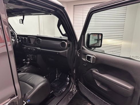 Used 2023 Jeep Wrangler Sport S image 7