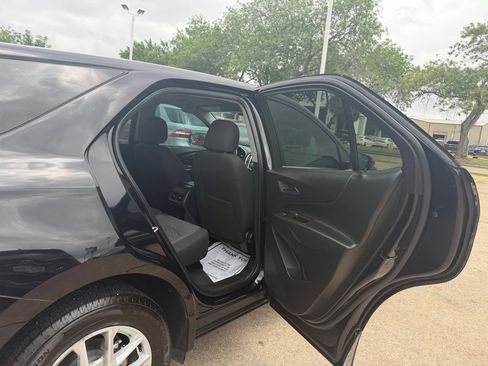 Used 2023 Chevrolet Equinox LT FWD image 16