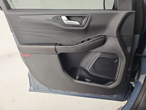 Used 2024 Ford Escape ST-Line w/ Tech Pack #1 image 32