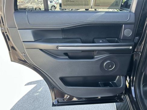 Used 2019 Ford Expedition XLT w/ Equipment Group 202A RWD image 25