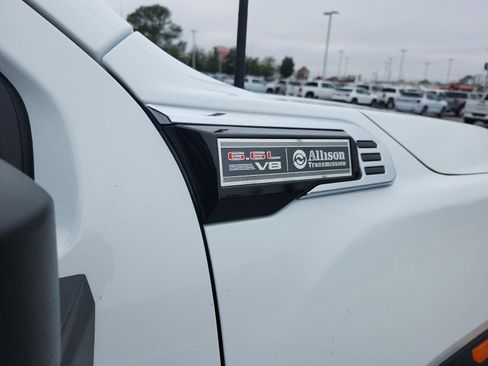 New 2026 GMC Sierra 2500 Pro w/ Convenience Package image 6