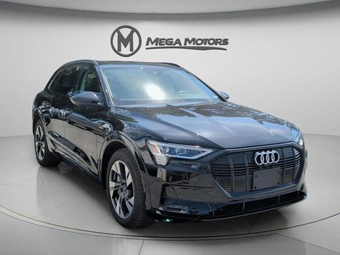 Used 2021 Audi e-tron Premium w/ Convenience Plus Package AWD/4WD image 11