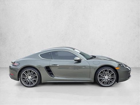 Used 2022 Porsche 718 Cayman image 4