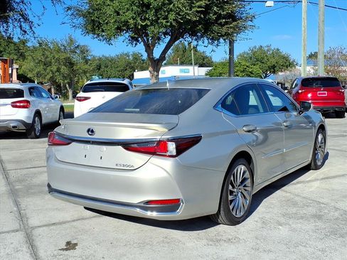 Used 2019 Lexus ES 300h w/ Luxury Package image 7
