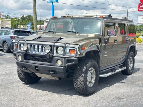 Used 2005 HUMMER H2 w/ Preferred Equipment Group AWD/4WD image 2