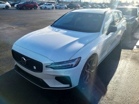 Used 2024 Volvo V60 T8 Polestar image 2