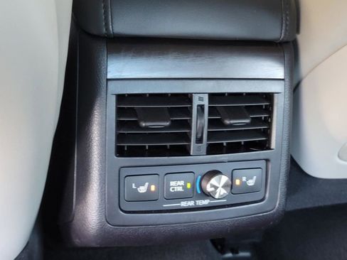 Used 2016 Toyota Avalon Limited w/ Toyota Safety Sense Package image 11