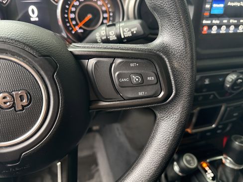 Used 2022 Jeep Wrangler Unlimited Sport AWD/4WD image 19