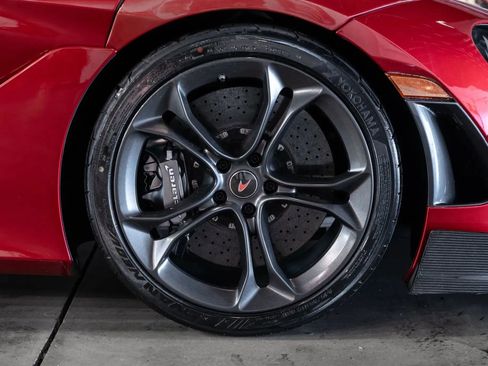 Used 2018 McLaren 720S image 28