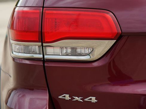 Used 2018 Jeep Grand Cherokee Limited AWD/4WD image 31