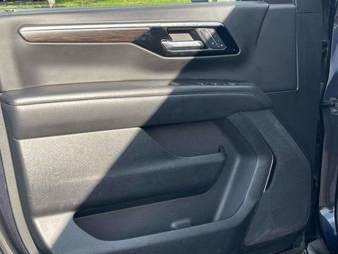 Used 2025 Chevrolet Tahoe LT image 28