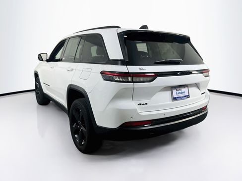 Used 2023 Jeep Grand Cherokee Limited w/ Black Appearance Package AWD/4WD image 7