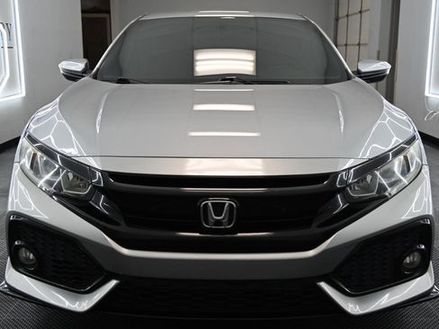 Used 2018 Honda Civic Sport image 6