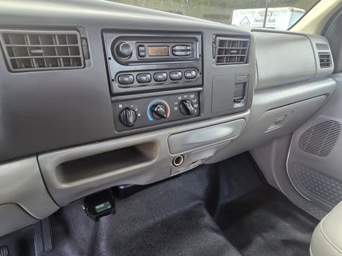 Used 2001 Ford F350 XL image 10