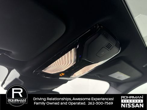 Used 2024 BMW X5 xDrive50e image 10