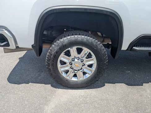 Used 2024 Chevrolet Silverado 2500 LTZ w/ LTZ Plus Package AWD/4WD image 11