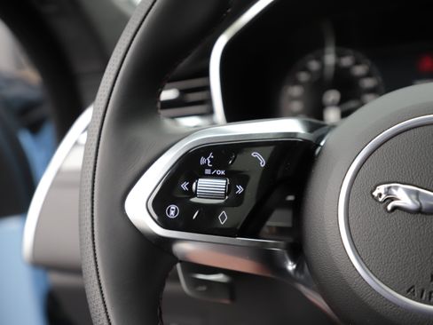 New 2026 Jaguar F-PACE SVR AWD/4WD image 22