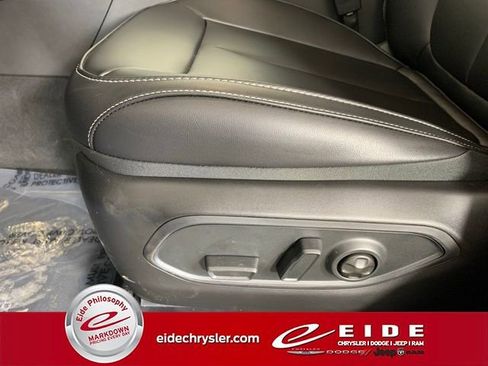 New 2025 Jeep Grand Cherokee Limited image 10