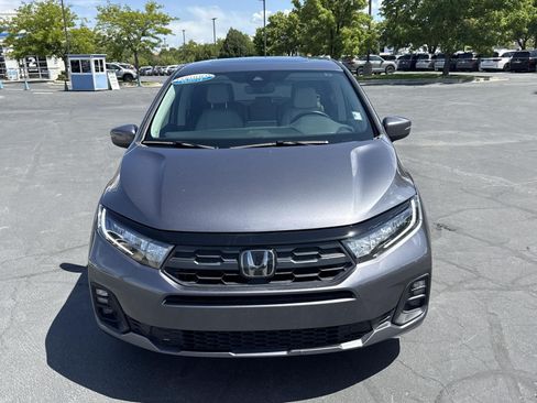 Certified 2025 Honda Odyssey EX-L image 3