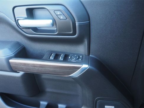 Used 2021 Chevrolet Silverado 1500 RST image 17