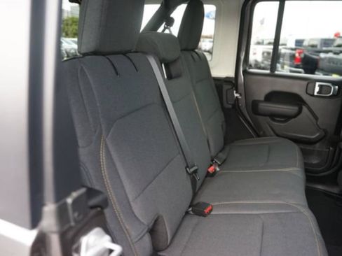 Used 2025 Jeep Wrangler Unlimited Sport AWD/4WD image 16