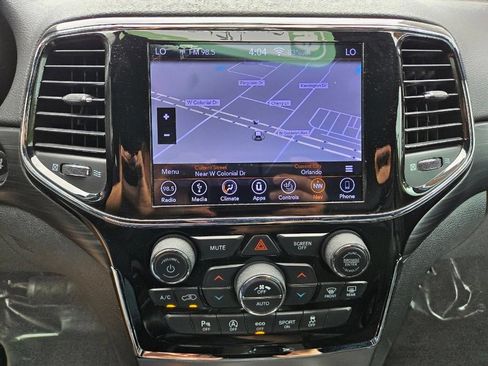Used 2019 Jeep Grand Cherokee Altitude RWD image 29