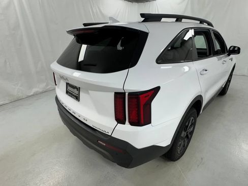 Used 2022 Kia Sorento S AWD/4WD image 3