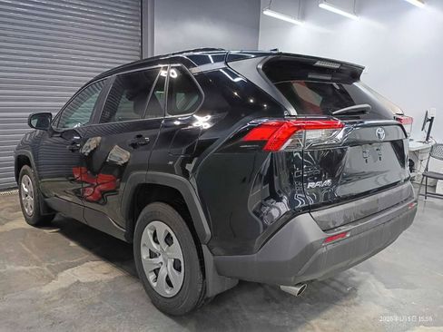 Used 2019 Toyota RAV4 LE image 6