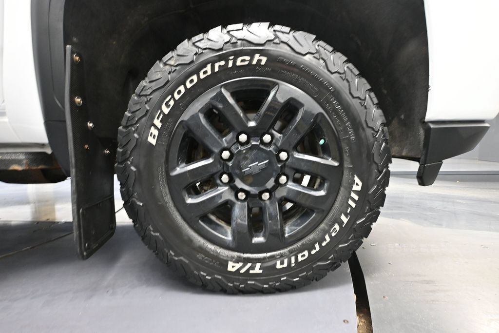 Used 2022 GMC Sierra 2500 AT4 w/ Snow Plow Prep/Camper Package AWD/4WD image 12