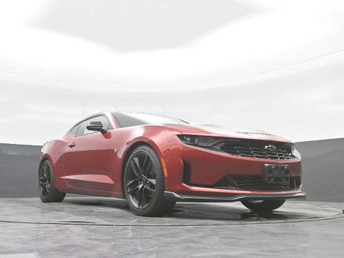 Used 2020 Chevrolet Camaro LT w/ 1LE Track Performance Package RWD image 23