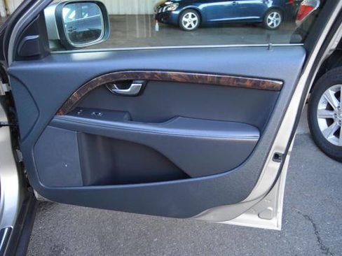 Used 2016 Volvo XC70 T5 Premier w/ Proximity Package FWD image 24