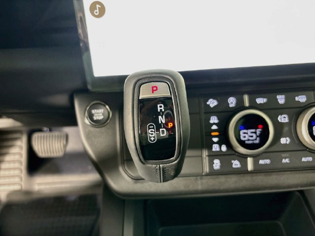 New 2026 Land Rover Defender 110 X-Dynamic SE AWD/4WD image 17