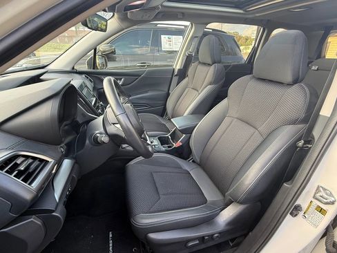 Used 2022 Subaru Forester Premium AWD/4WD image 2