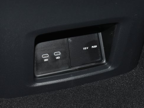 New 2026 Volkswagen Atlas Cross Sport SE image 17