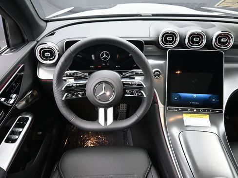 New 2026 Mercedes-Benz GLC 300 4MATIC image 17