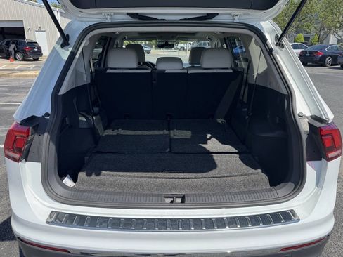 Used 2021 Volkswagen Tiguan SE FWD image 22