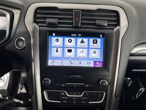 Used 2019 Ford Fusion SE FWD image 20