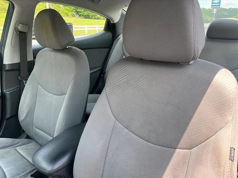 Used 2013 Hyundai Elantra GLS FWD image 10