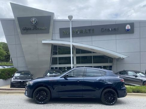 Used 2024 Maserati Levante Trofeo image 8