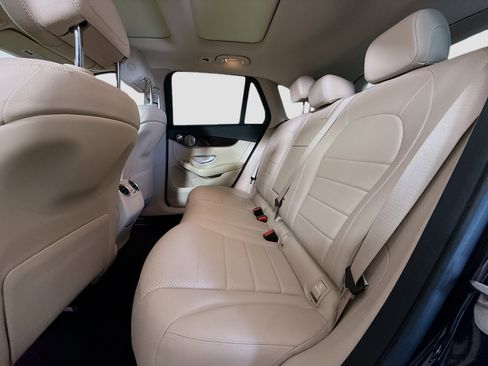 Used 2021 Mercedes-Benz GLC 300 4MATIC image 25